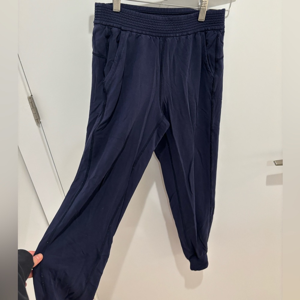 Lululemon Align Joggers in Navy, Size 4